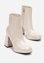 Beżowe Lakierowane Botki na Słupku z Niską Platformą i Kwadratowym Noskiem Rafiama