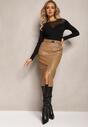 Ciemnobeżowa Dopasowana Spódnica Midi z Imitacji Skóry i Łańcuszkiem Imaxa