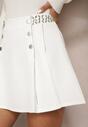 Biała Rozkloszowana Spódnica Mini z Ozdobnymi Guzikami Holiana