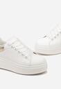 Biało-Złote Sneakersy na Platformie Ozdobione Kontrastową Wstawką Aviasta