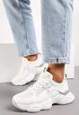 Białe Sneakersy Ozdobione Materiałowymi Wstawkami na Grubej Podeszwie Namula