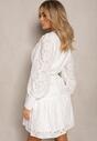 Biała Bawełniana Sukienka Rozkloszowana z Paskiem w Talii i Ażurowymi Rękawami Lurionna