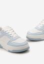 Niebiesko-Białe Sneakersy na Niskiej Platformie z Ozdobnymi Przeszyciami Huviena