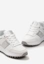 Białe Sneakersy o Klasycznym Fasonie z Ozdobnymi Wstawkami Wrentia