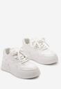 Białe Sneakersy z Szerokimi Sznurowadłami Ozdobione Tłoczeniami i Wstawką przy Podeszwie Ulares