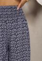 Granatowe Bawełniane Spodnie Culottes z Szeroką Gumką w Pasie i Kwiatowym Printem  Pellagia