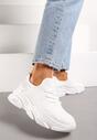 Białe Sneakersy Wsuwane ze Skarpetkową Cholewką i Podeszwą z Tłoczeniami Axilon