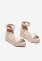 Beżowe Sandały z Imitacji Skóry na Niskim Koturnie i Platformie ze Sprzączką Mrisabella