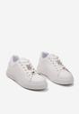 Białe Sneakersy na Niskiej Platformie ze Wstawką z Ekozamszu i Złotym Misiem Nleona