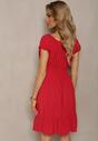 Czerwona Sukienka z Wiskozy z Gumkami w Talii i Dekoltem ze Ściągaczem Tiimazela