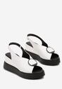 Białe Wsuwane Sandały ze Skóry Naturalnej na Koturnie z Metalową Aplikacją Risspa