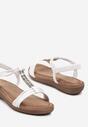 Białe Płaskie Sandały Wsuwane z Metalowymi Ozdobami Testrine