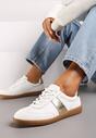 Biało-Złote Sneakersy na Płaskiej Podeszwie ze Skóry Naturalnej Ozdobione Przeszyciami Milirea