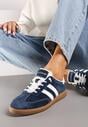 Granatowe Sneakersy ze Skóry Naturalnej na Płaskiej Podeszwie Wykończone Paskami Navinda
