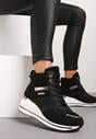 Czarne Botki na Koturnie w Streetwearowym Stylu Ozdobione Futerkiem Arabelline