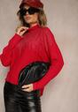 Czerwony Golf o Kroju Oversize z Eleganckim Cyrkoniowym Zdobieniem przy Dekolcie Melirra
