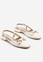 Białe Sandały Lakierowane Slingback Ozdobione Metalową Aplikacją Sonoriana