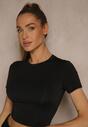 Czarny Dopasowany T-shirt z Wiskozą o Kroju Crop Top Folaviela
