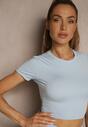 Jasnoniebieski Dopasowany T-shirt z Wiskozą o Kroju Crop Top Folaviela