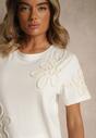 Biały T-shirt Zdobiony Aplikacjami w Kształcie Kwiatów Tilasea