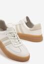 Białe Zamszowe Sneakersy w Stylu Kultowych Tenisówek ze Skórzaną Wkładką i Wzorem w Panterkę Tenannia