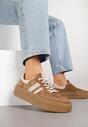 Brązowe Sneakersy Zamszowe na Platformie ze Skórzaną Wkładką Ozdobione Paskiem Adivrie