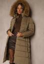 Ciemnobeżowa Pikowana Kurtka o Długim Kroju z Paskiem i Kapturem z Futrem Aveslia