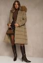Ciemnobeżowa Pikowana Kurtka o Długim Kroju z Paskiem i Kapturem z Futrem Aveslia