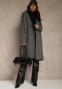 Szary Płaszcz Dwurzędowy o Długim Kroju w Eleganckim Stylu Saratusa