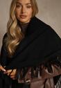 Czarny Bawełniano-Wiskozowy Szalik w Kształcie Trójkąta z Frędzlami Vetisara