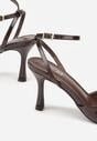 Brązowe Sandały na Szpilce z Paskiem z Klamerką i Lakierowanym Połyskiem Celafere