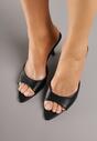 Czarne Klapki na Szpilce ze Szpiczastym Odkrytym Noskiem Sewnila