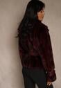 Bordowa Kurtka Futerko z Paskiem z Imitacji Skóry Zdobiona Klamerkami Jynlisa