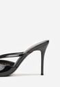 Czarne Klapki na Szpilce z Paskami Klamerką i Lakierowanym Połyskiem Urneiros