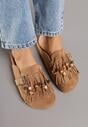Jasnobrązowe Klapki na Platformie Ozdobione Koralikami Klamrami i Frędzlami Leurecea