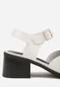 Białe Sandały na Słupku z Geometryczną Cholewką Aiganele