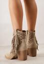 Ciemnobeżowe Ażurowe Botki Typu Kowbojki na Stożku Ozdobione Frędzlami Pentora