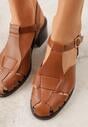 Brązowe Sandały na Słupku Ozdobione Wycięciami Rharlan