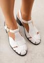 Białe Sandały na Słupku Ozdobione Wycięciami Rharlan