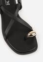 Czarne Sandały Typu Japonki Ozdobione Metaliczną Aplikacją Grynyra