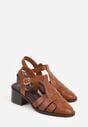 Brązowe Sandały na Stożku Ozdobione Geometryczną Cholewką Peripe