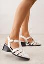 Białe Sandały na Stożku Ozdobione Geometryczną Cholewką Peripe