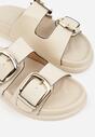 Beżowe Klapki z Metalicznymi Klamrami Aetheta
