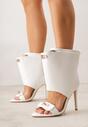 Białe Sandały Typu Botki z Metalicznymi Klamrami Zaehlyss