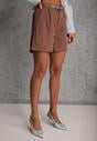 Brązowe Szorty Ozdobione Paskiem i Metaliczną Klamrą Tinalin