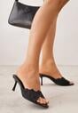 Czarne Klapki na Metalicznej Szpilce z Koronką Theiseusa