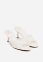 Białe Klapki na Metalicznej Szpilce z Koronką Theiseusa