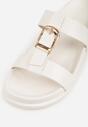 Białe Klapki Ozdobione Paskiem z Metaliczną Klamrą Kellyss