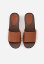 Brązowe Klapki Ozdobione po Bokach Nitami Neameronei