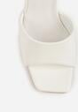 Białe Klapki na Szpilce Ozdobione Kwadratowym Noskiem Eudanassa